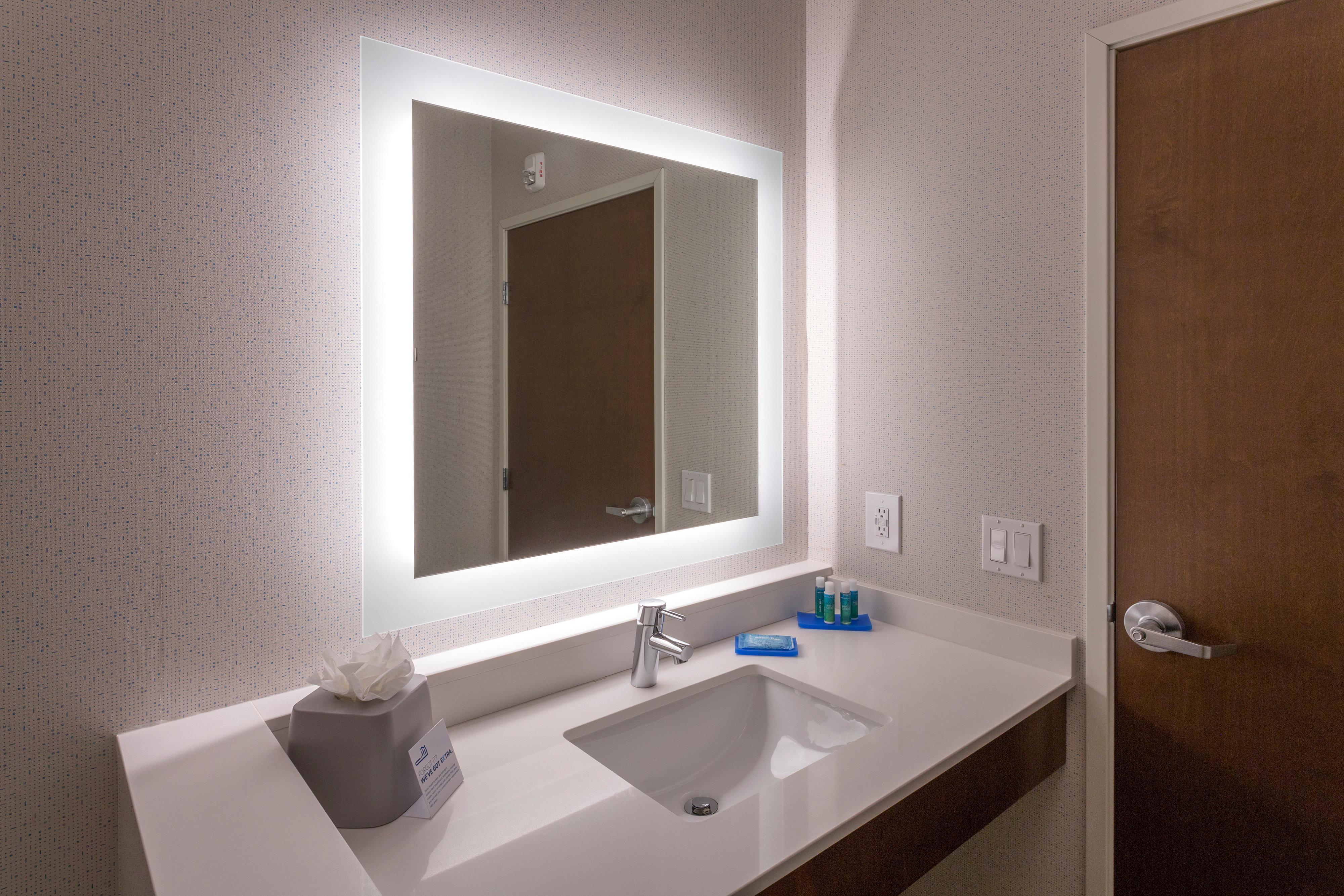 Holiday Inn Express & Suites - Seattle South - Tukwila By Ihg Экстерьер фото