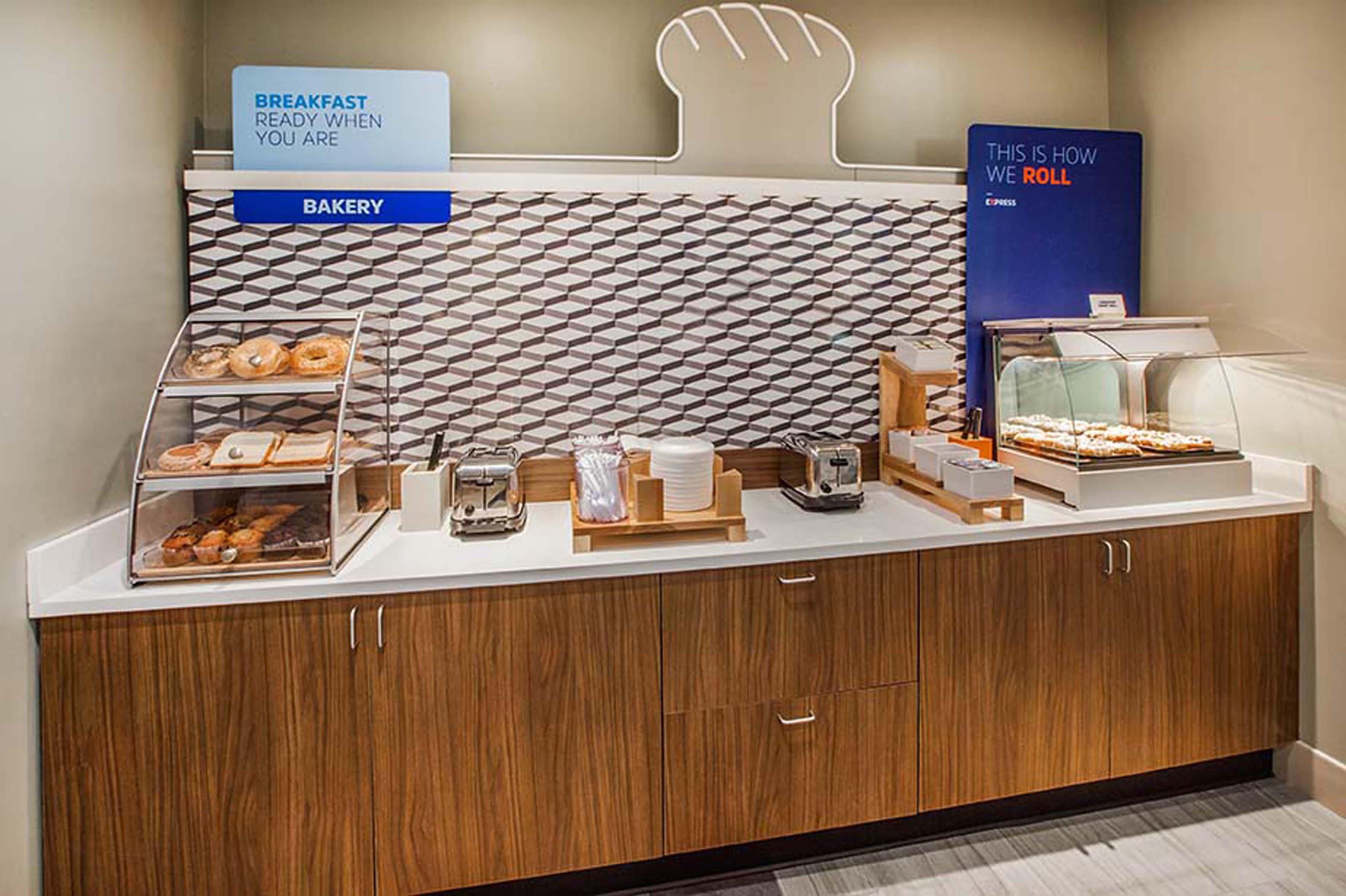 Holiday Inn Express & Suites - Seattle South - Tukwila By Ihg Экстерьер фото